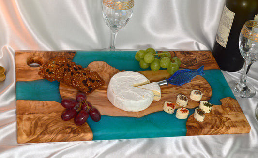 Planche 10" x 18" en bois d'olivier et époxy